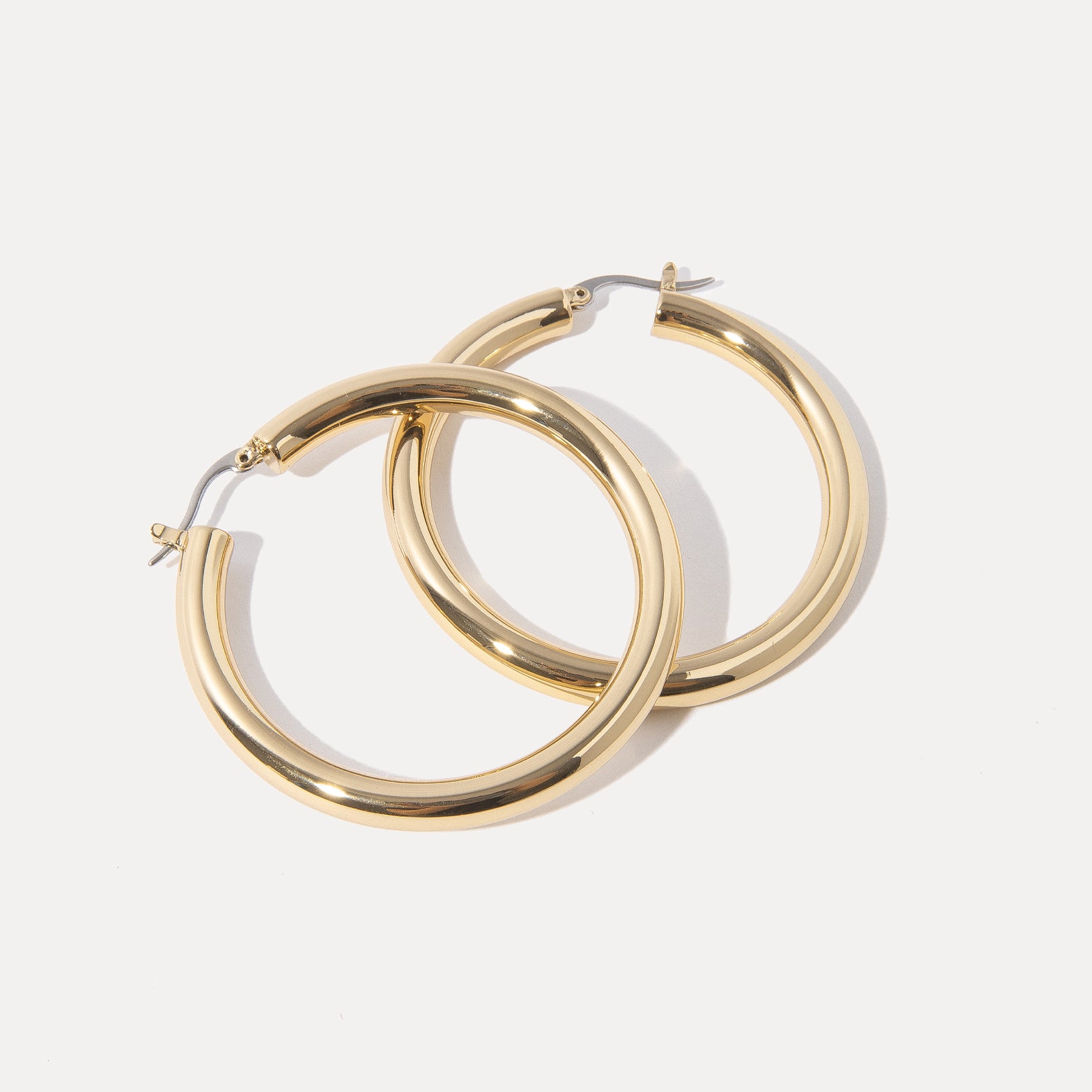 How to Choose the Perfect Gold and Silver Jewelry to Match Your Style