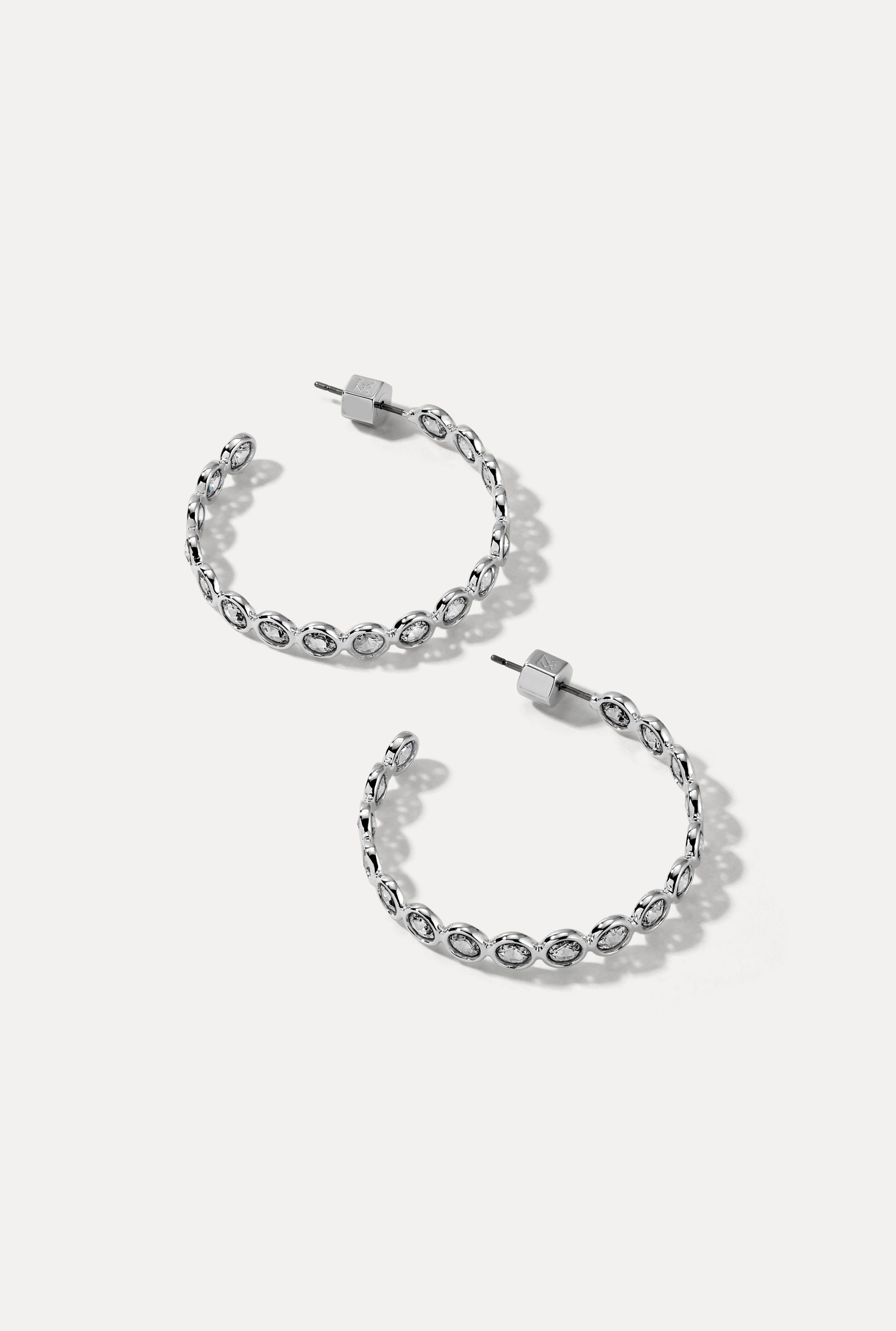Lynda Hoops